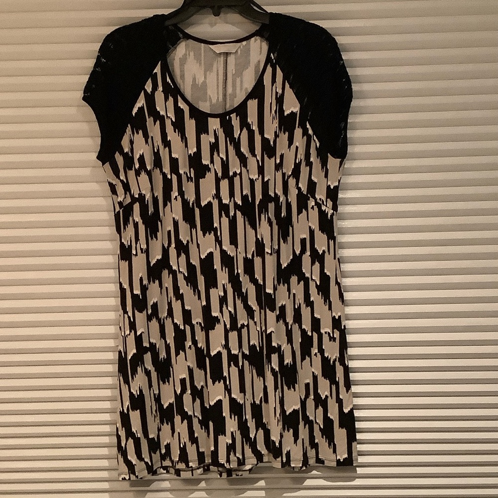 Black and White Patterned Women's Tunic